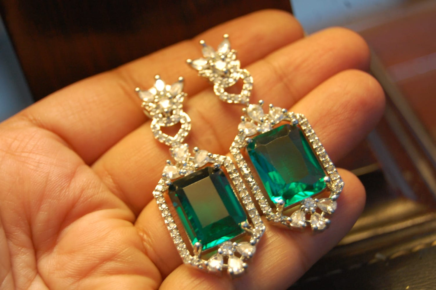 GREEN ZIRCON EARRINGS