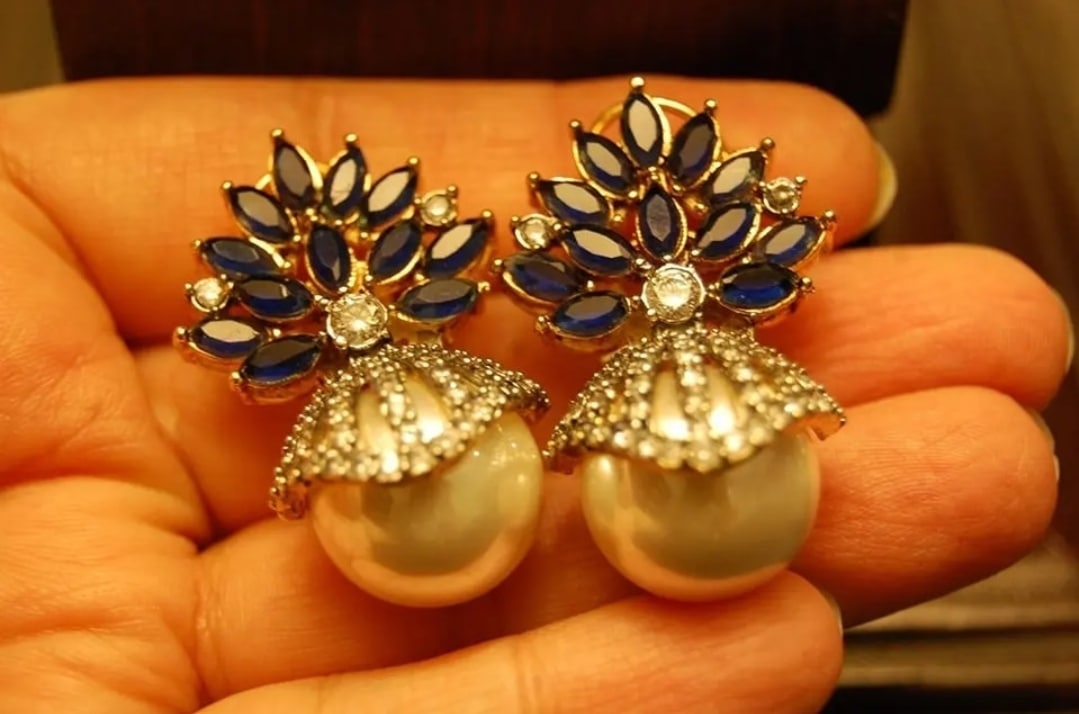 BLUE & PEARLS EARRINGS