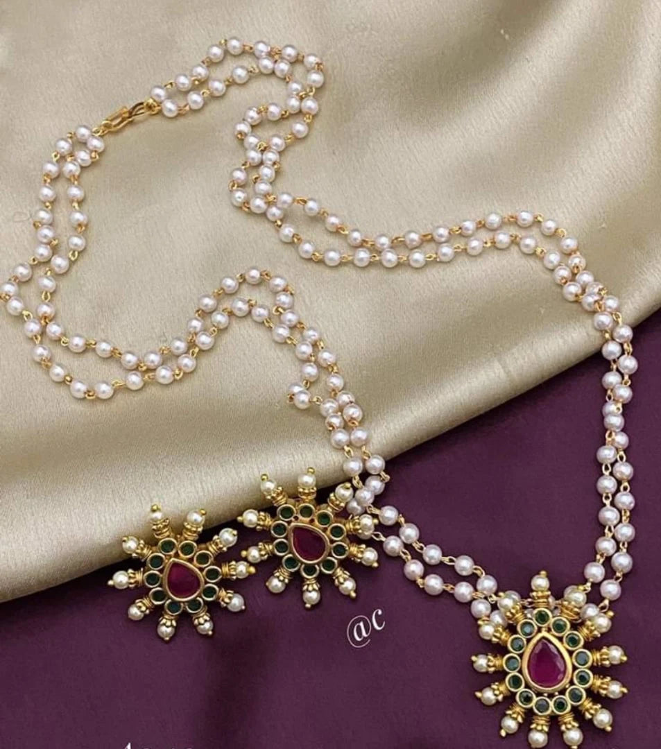 PRACTICAL EARRINGS & PENDANT SET