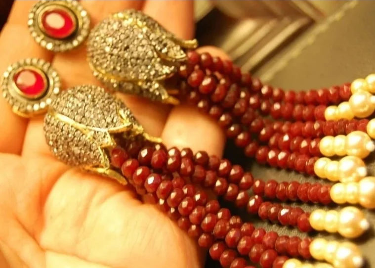 TUSSLE EARRINGS IN RED