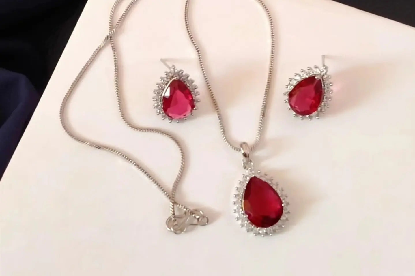 RED & ZIRCON PENDANT SET
