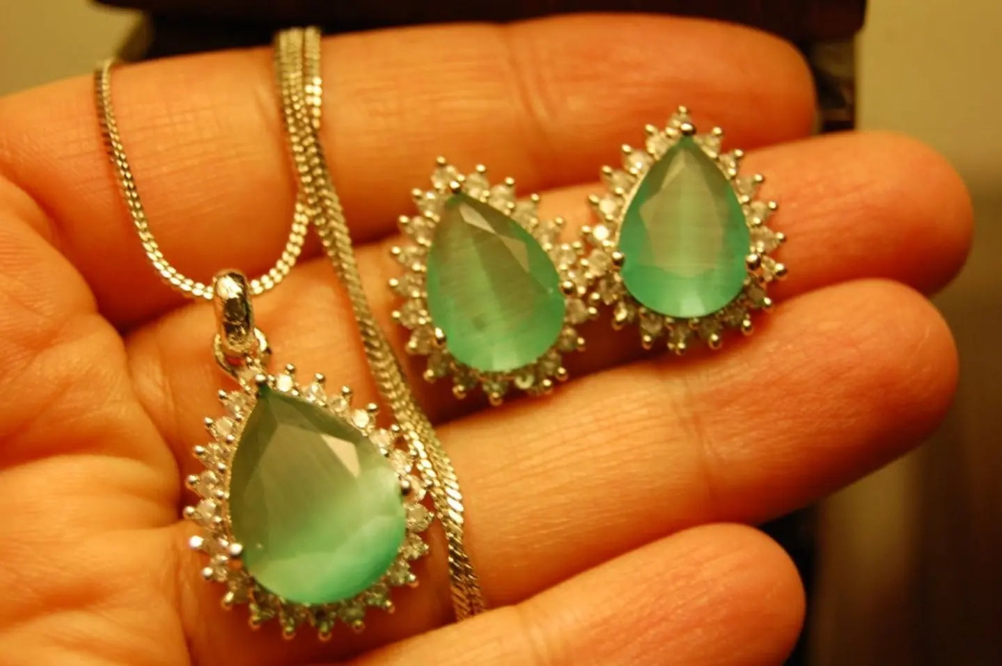 JADE GREEN & ZIRCON PENDANT SET