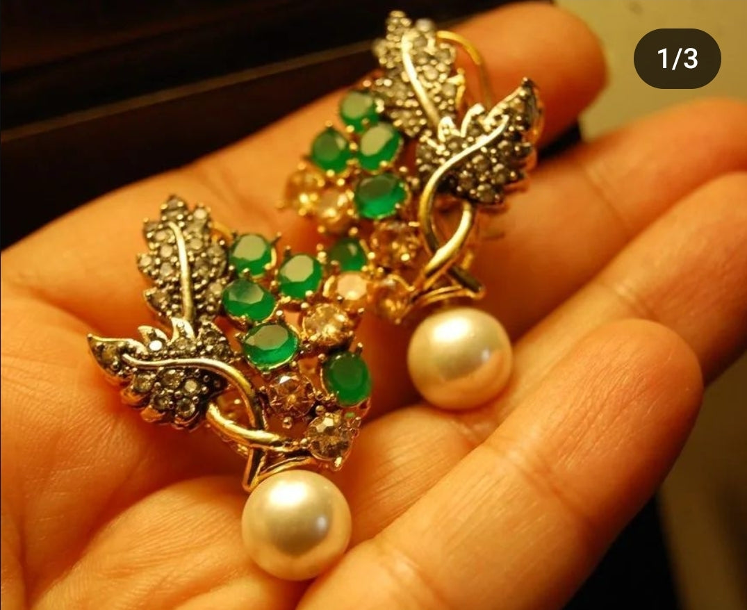 GREEN, CHAMPAGNE & ZIRCONS EARRINGS