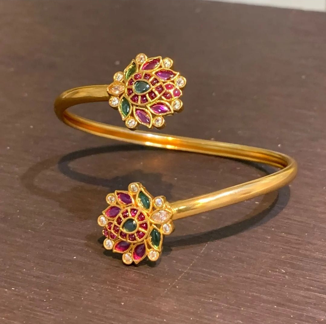 ELEGANT LOTUS SOUTH INDIAN BANGLE