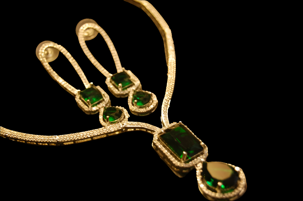 DELICATE INDIAN AMERICAN DIAMOND SET WITH EMERALD GREEN