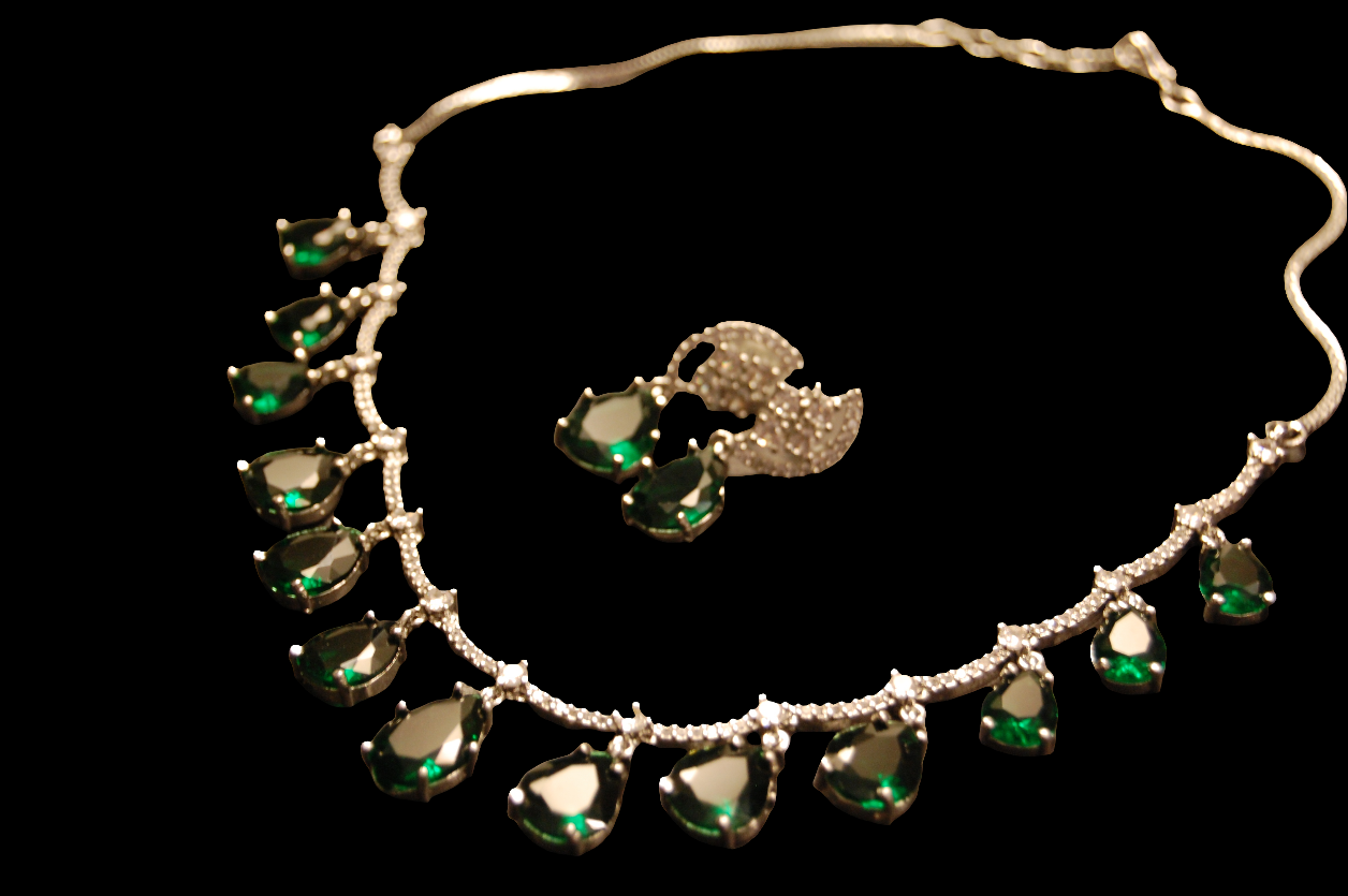 ELEGANT AMERICAN DIAMOND SET WITH EMERALD GREEN