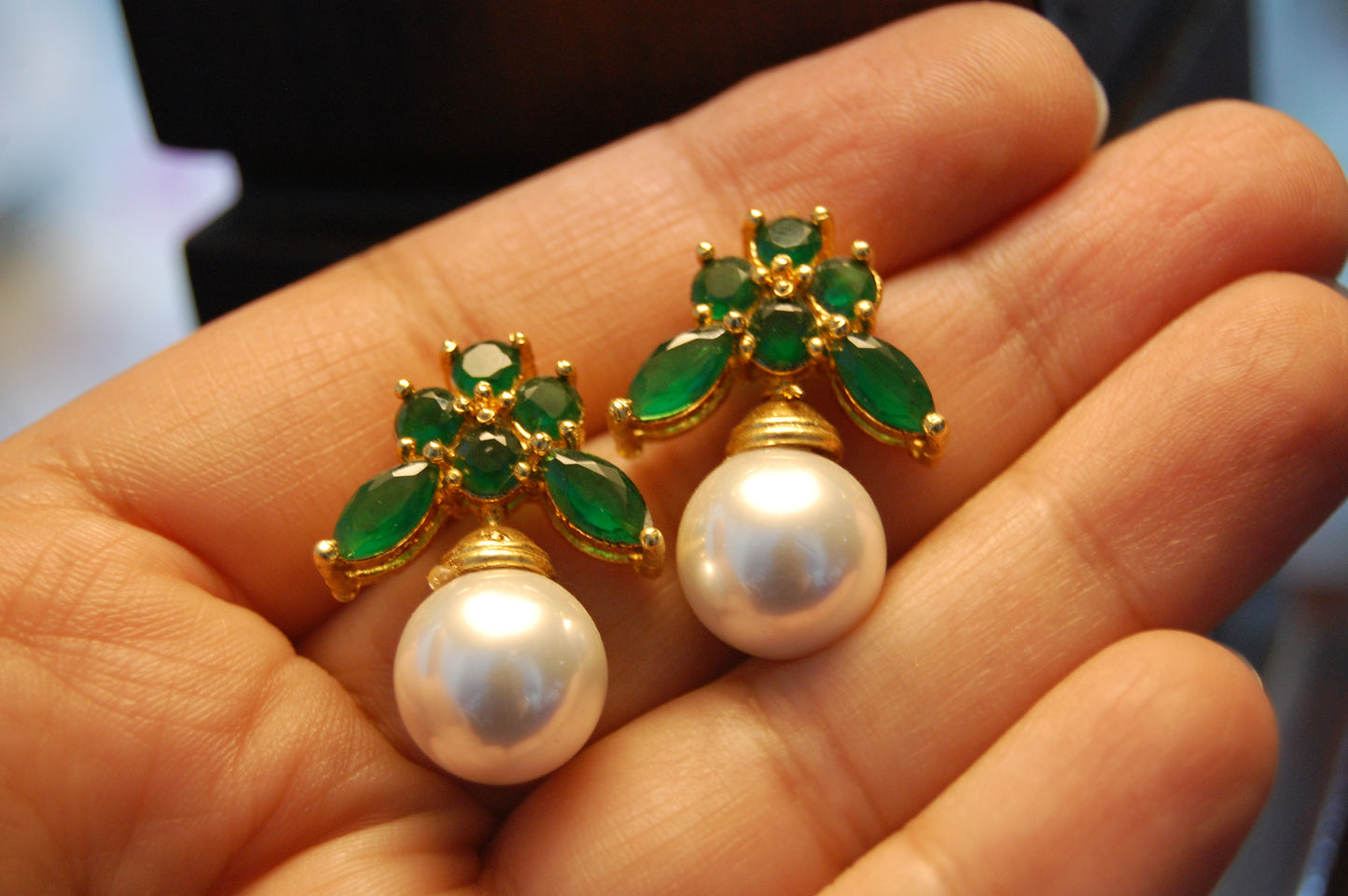 PEARL & GREEN EARRINGS