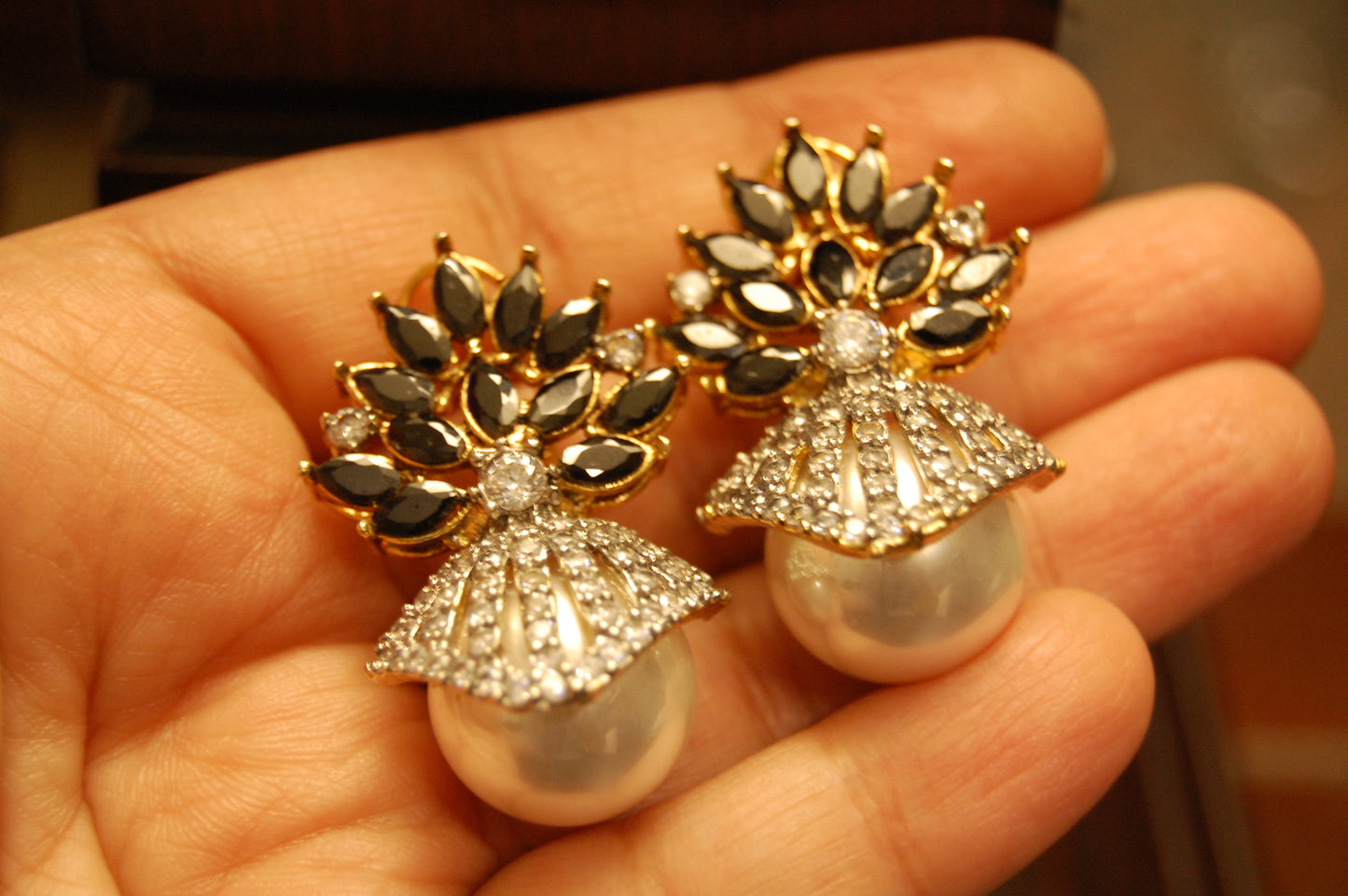Elegant black zircon earrings