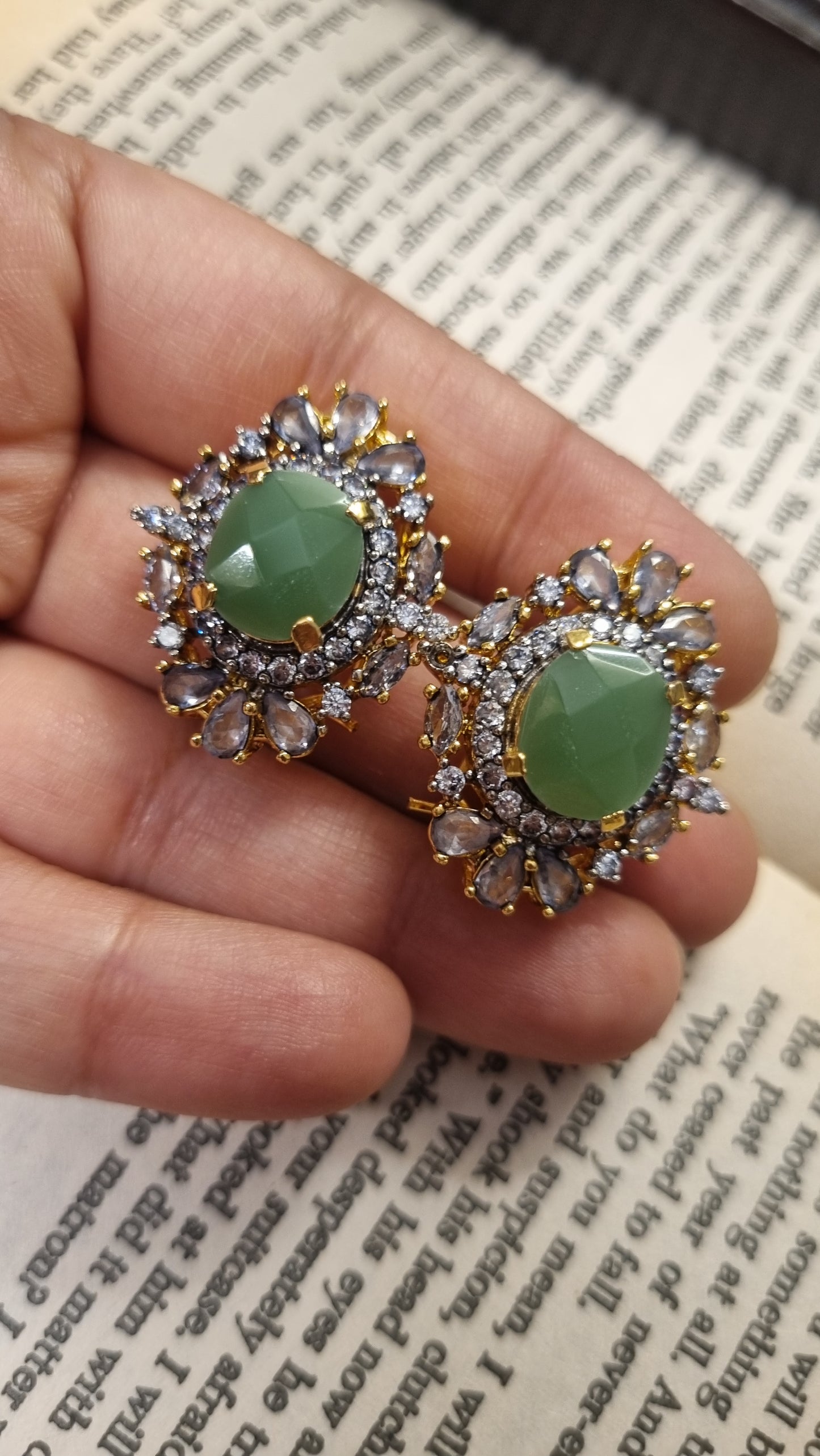 GREEN ZIRCON EARRINGS