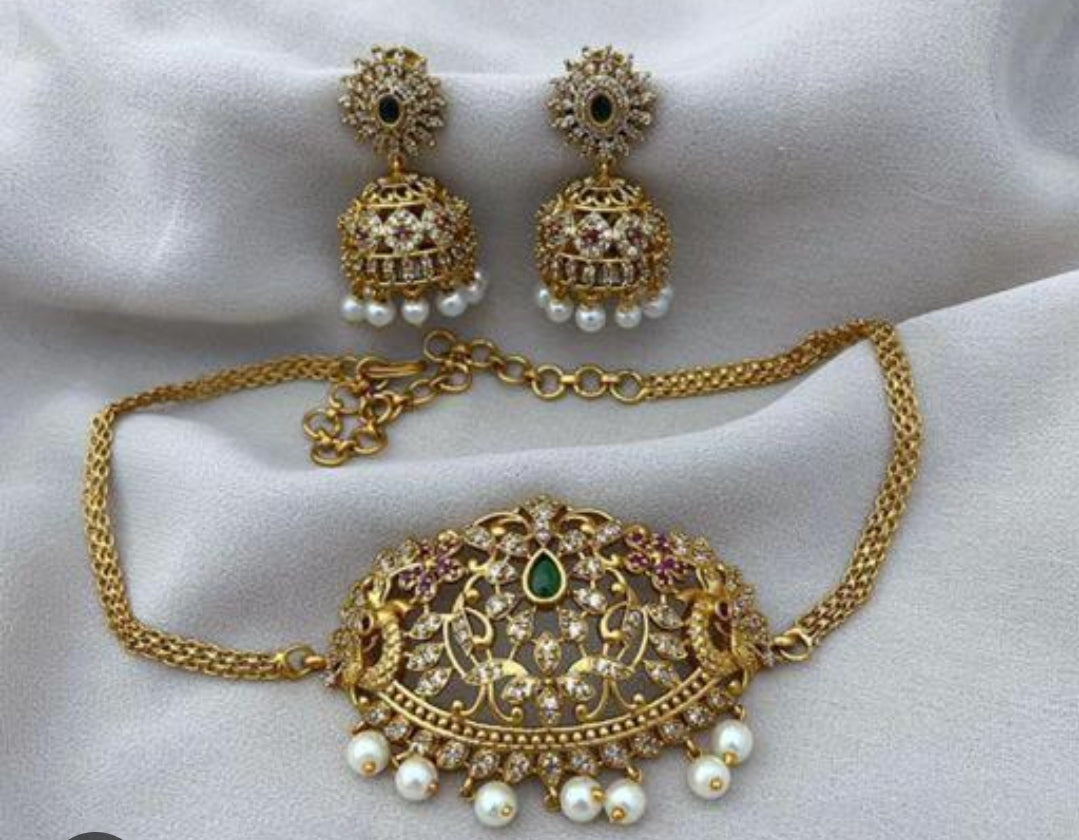 ELEGANT SOUTH INDIAN NECKLACE SET