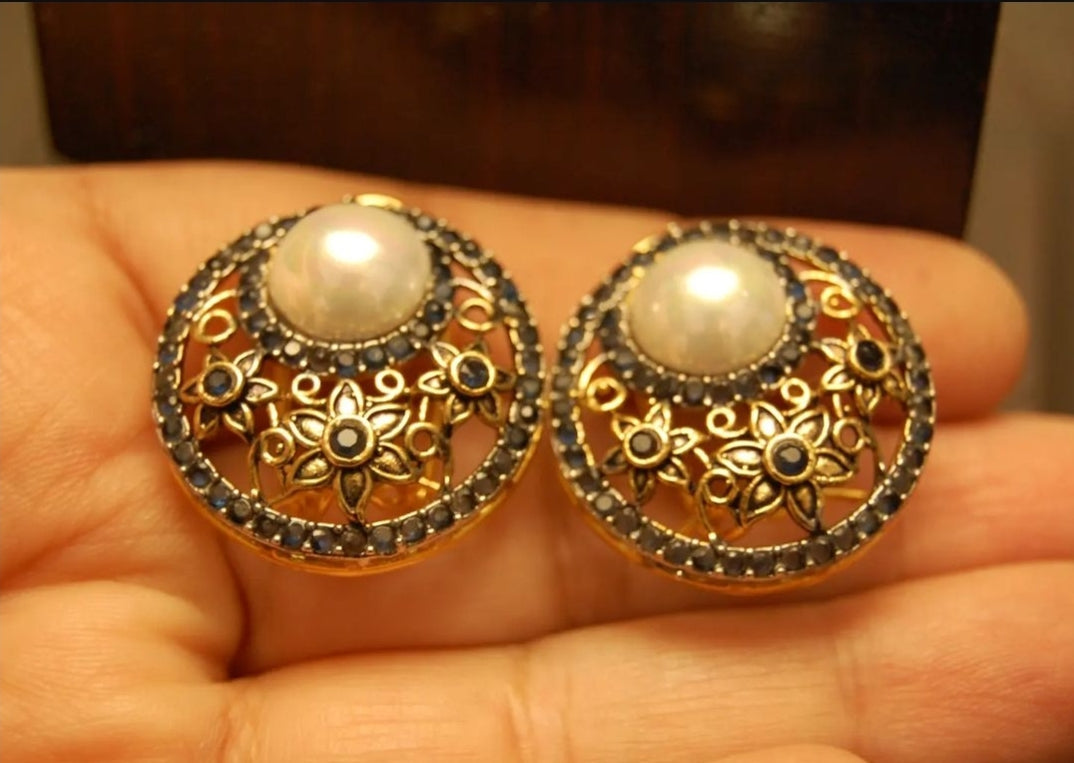 PEARL & BLUE STUDS