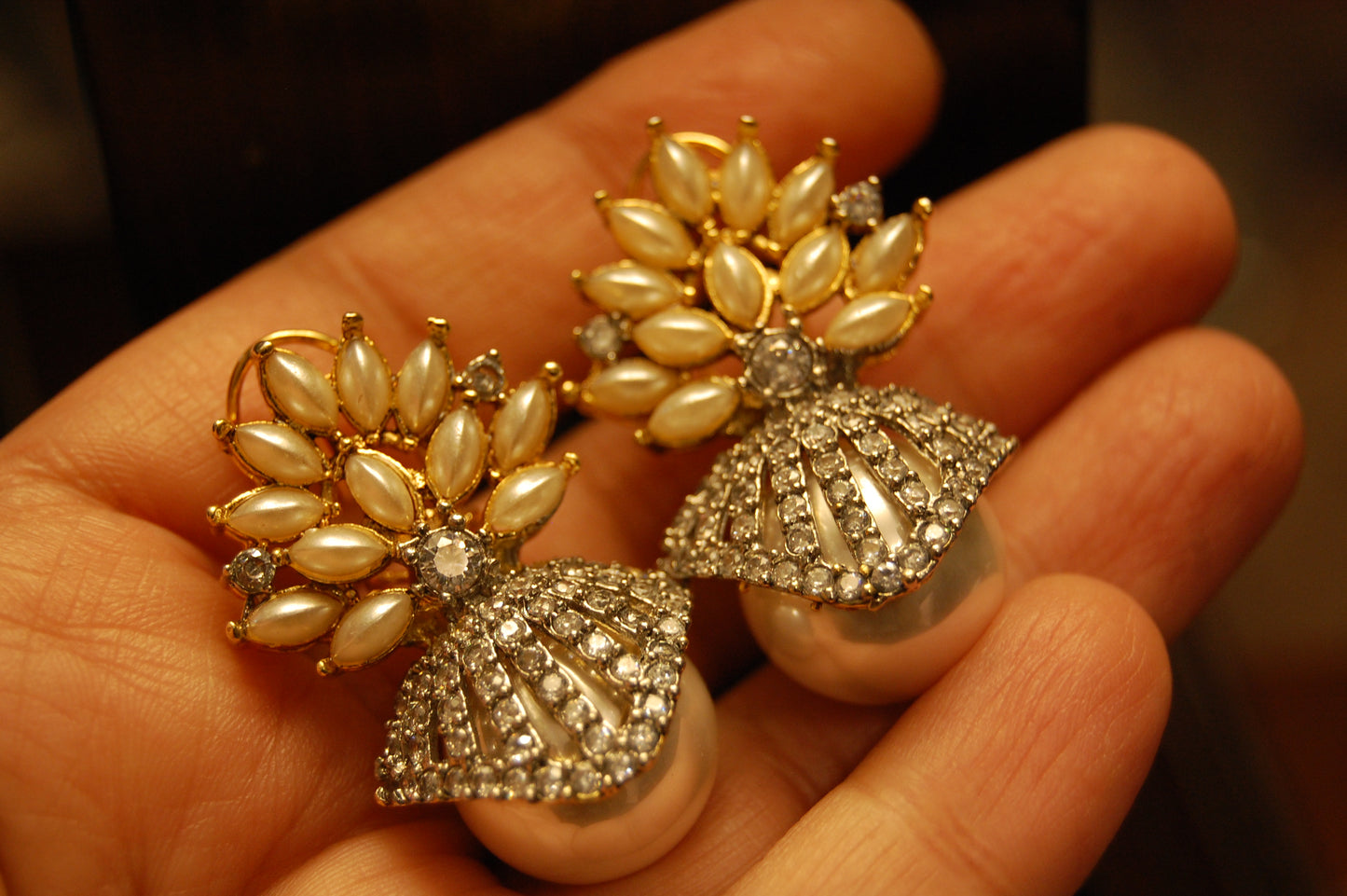 ZIRCON & PEARL EARRINGS