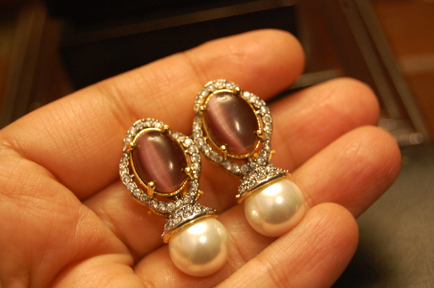 PURPLE EARRINGS IN ZIRCON & PEARLS