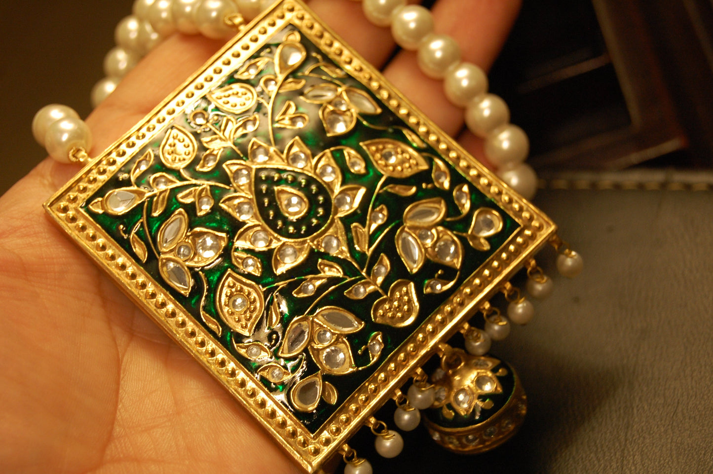 GREEN KUNDAN & MEENA MALA