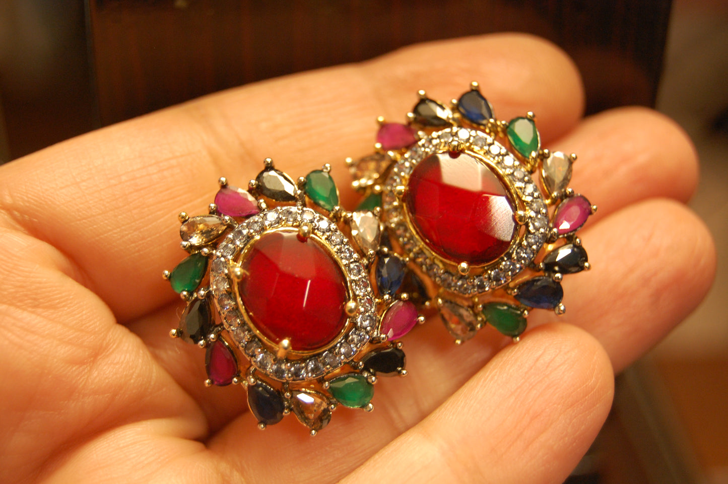 MULTI EARRINGS WITH RED EARRINGS