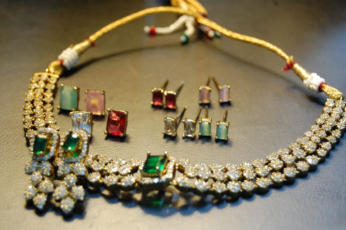 CHANGEABLE EARRINGS & NECKLACE SET