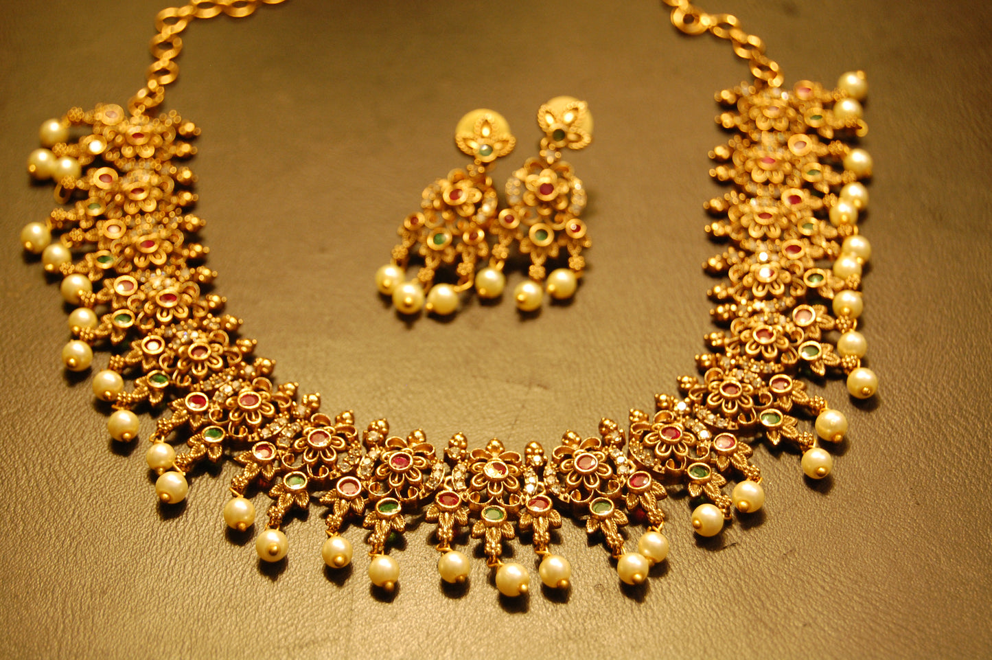 SOUTH INDIAN NECKLACE SET