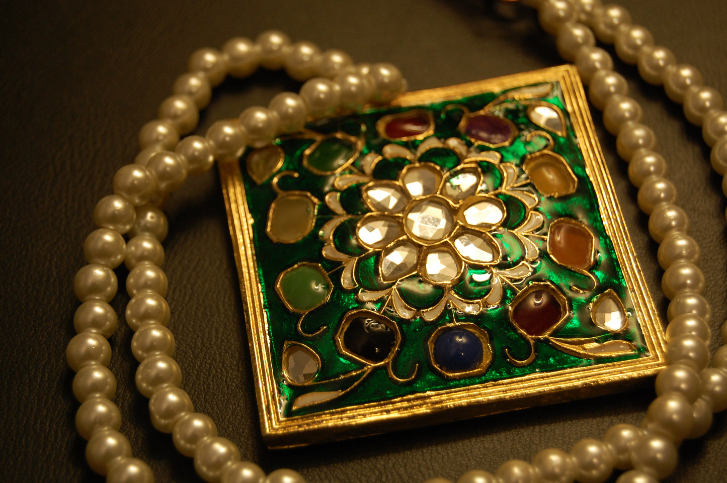 GORGEOUS MALA IN GREEN MEENA & MULTI STONES
