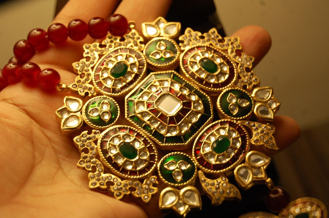 TRADITIONAL MEENA & KUNDAN MALA SET IN RED & GREEN