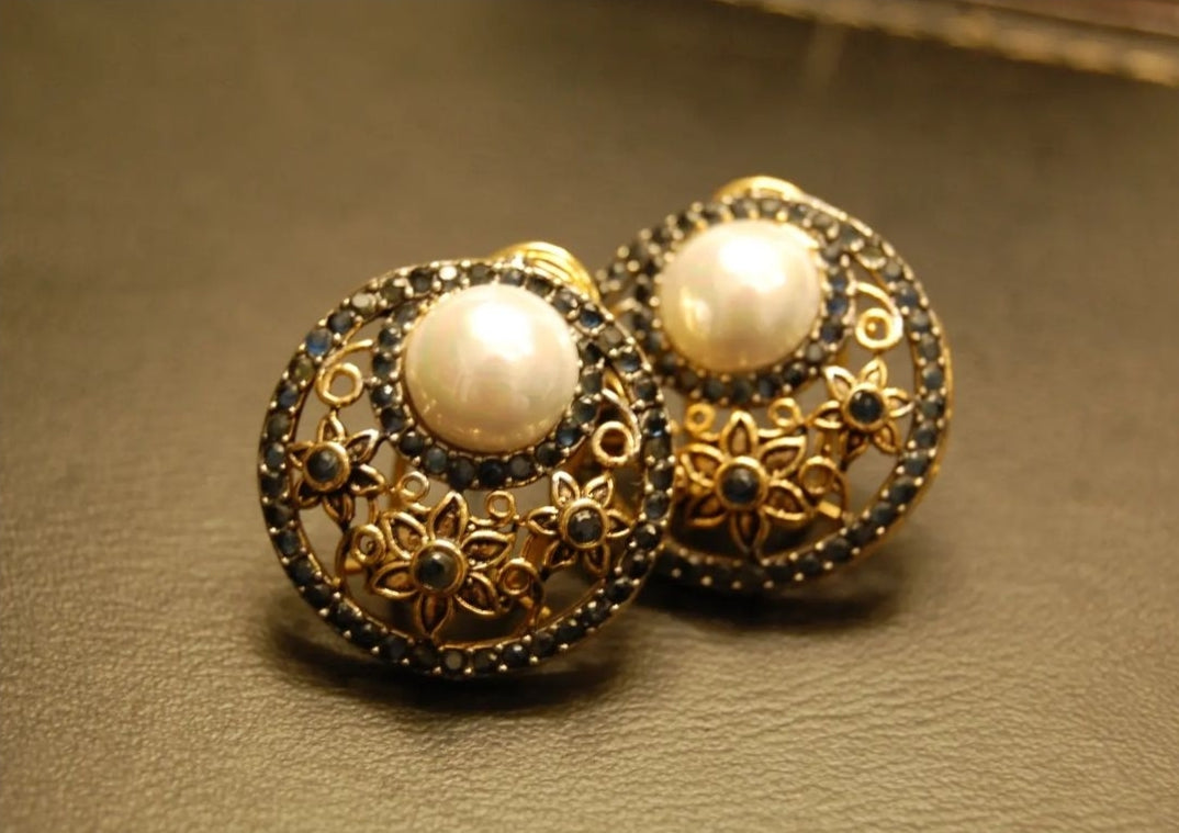 PEARL & BLUE STUDS