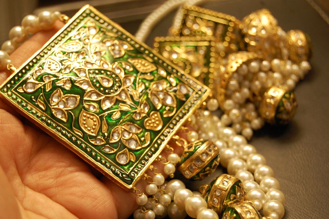 MALA & JHUMKA SET IN KUNDAN WITH GREEN MEENA
