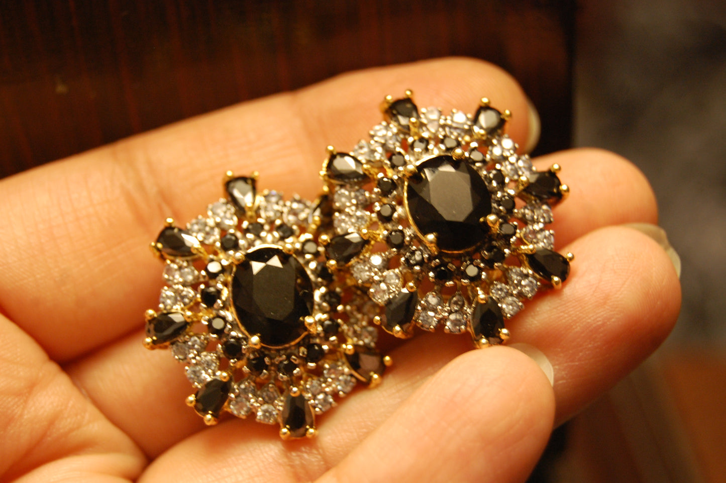 BLACK ZIRCON EARRINGS