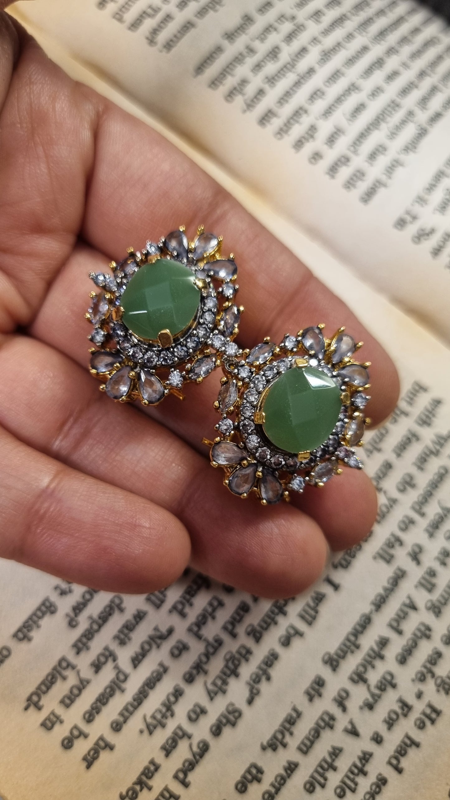 GREEN ZIRCON EARRINGS