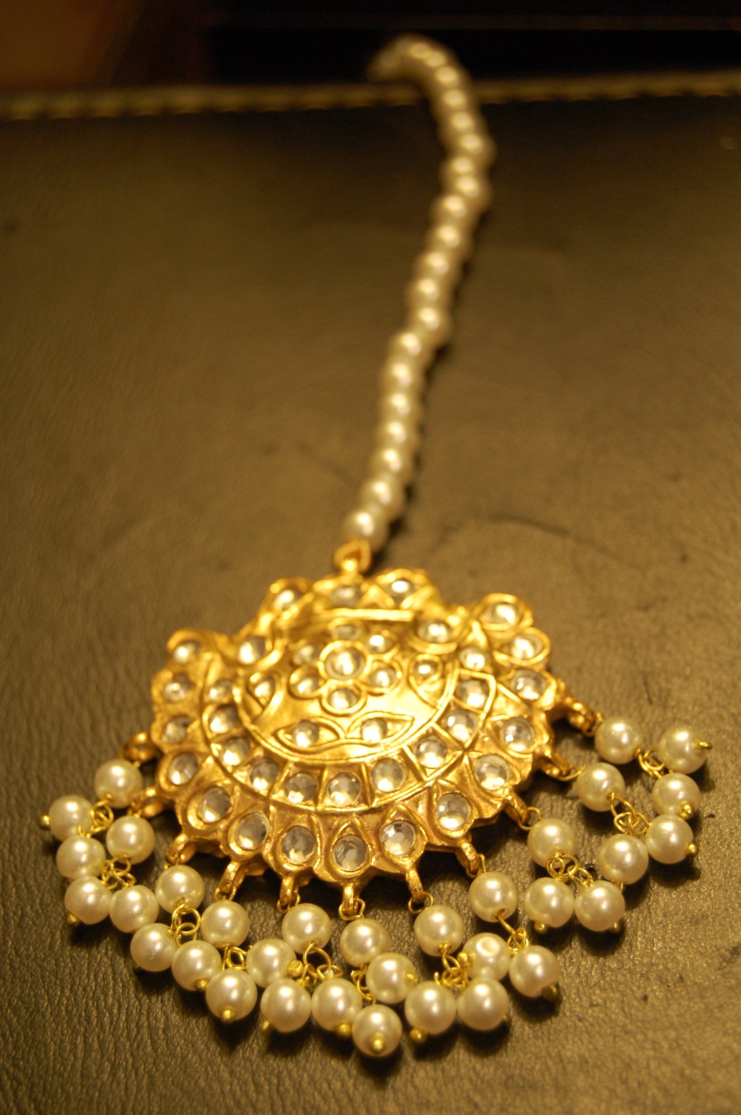 KUNDAN & PEARLS TIKKA