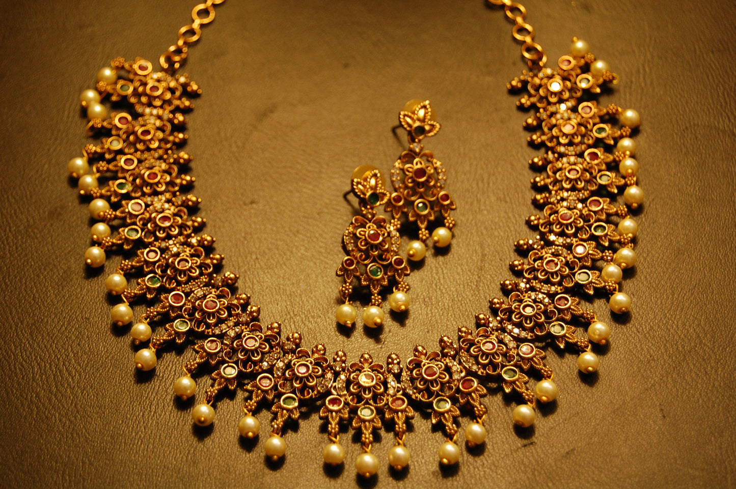 SOUTH INDIAN NECKLACE SET