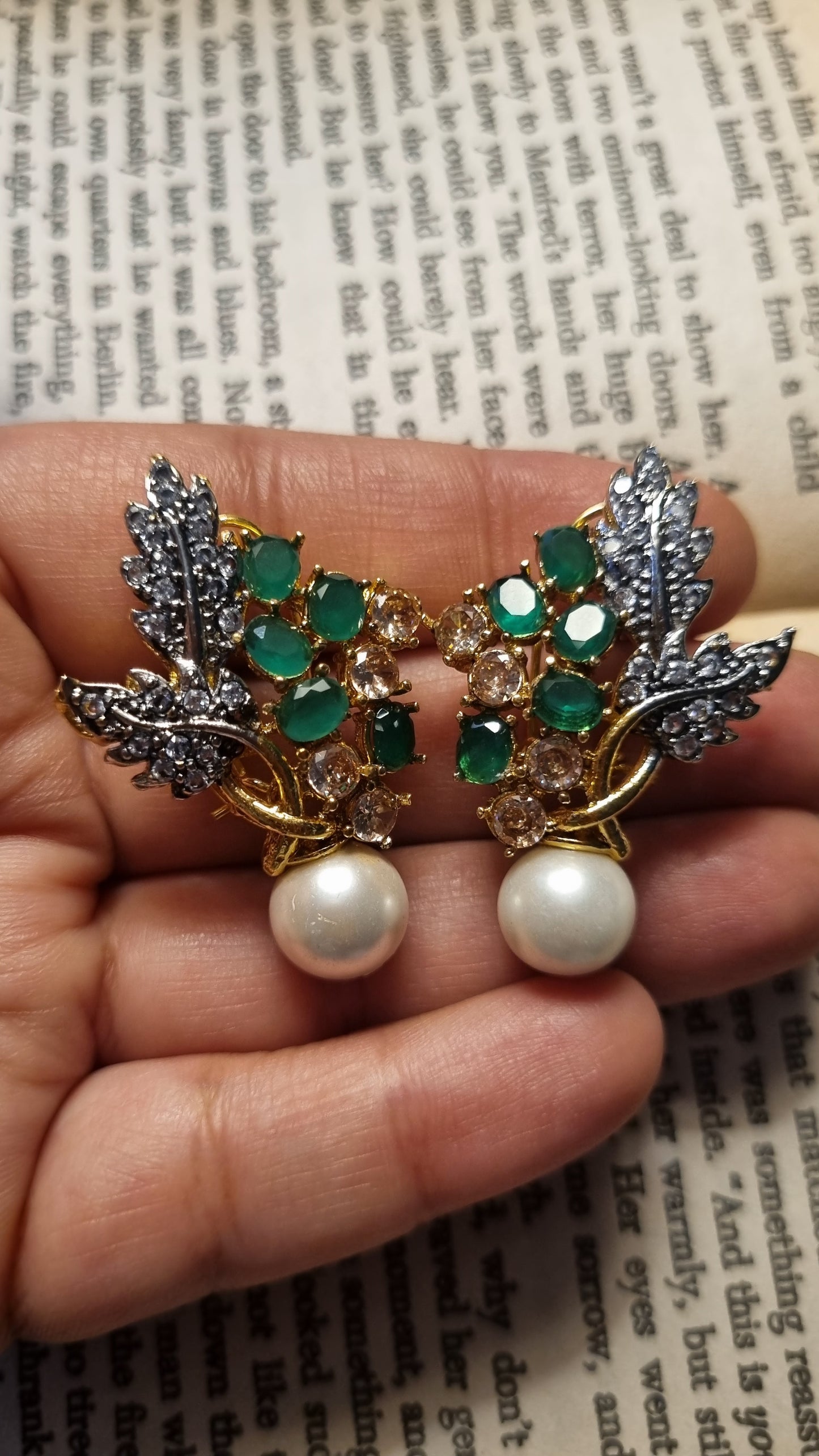 GREEN & ZIRCON EARRINGS
