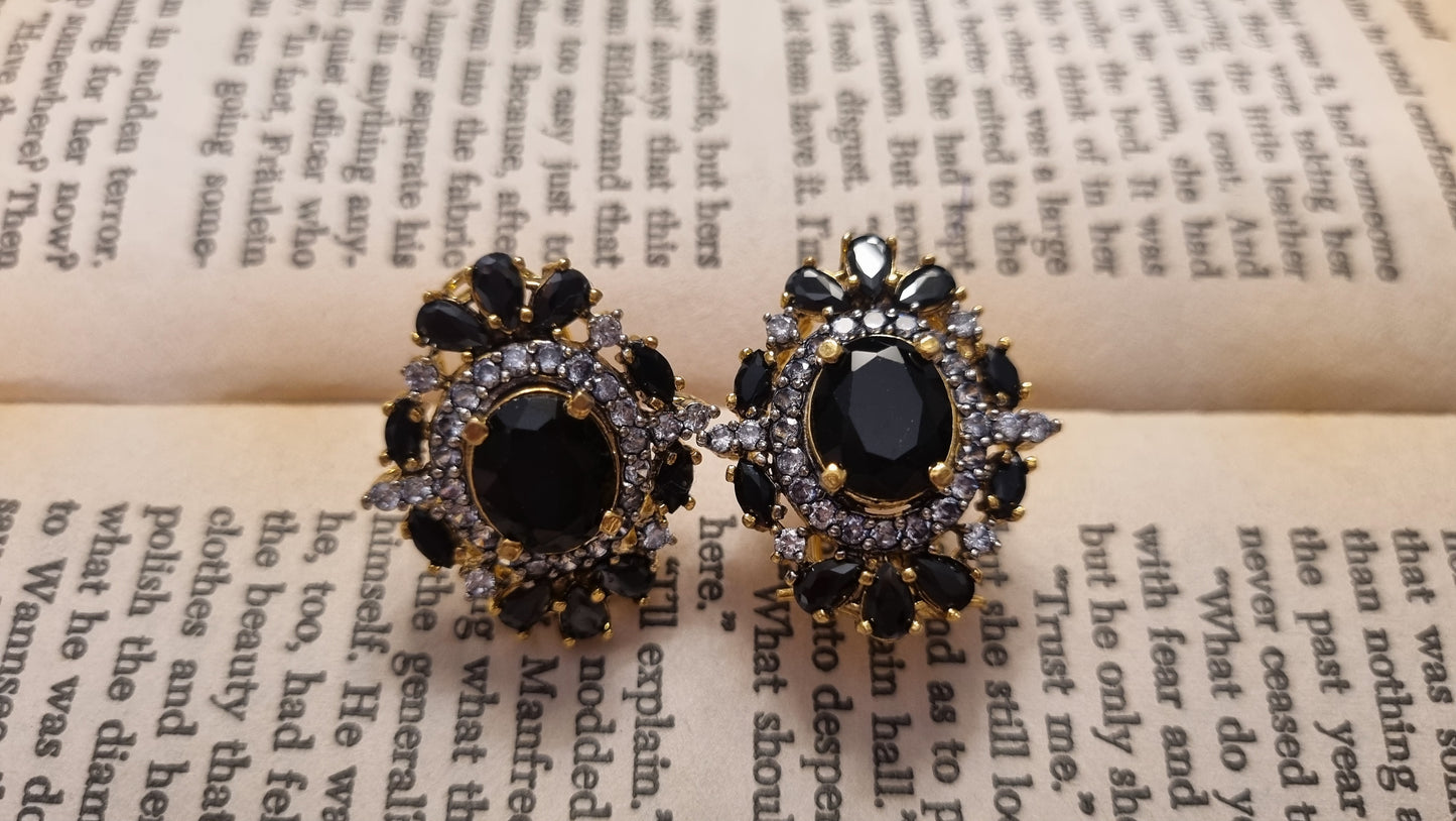 BLACK STONE EARRINGS