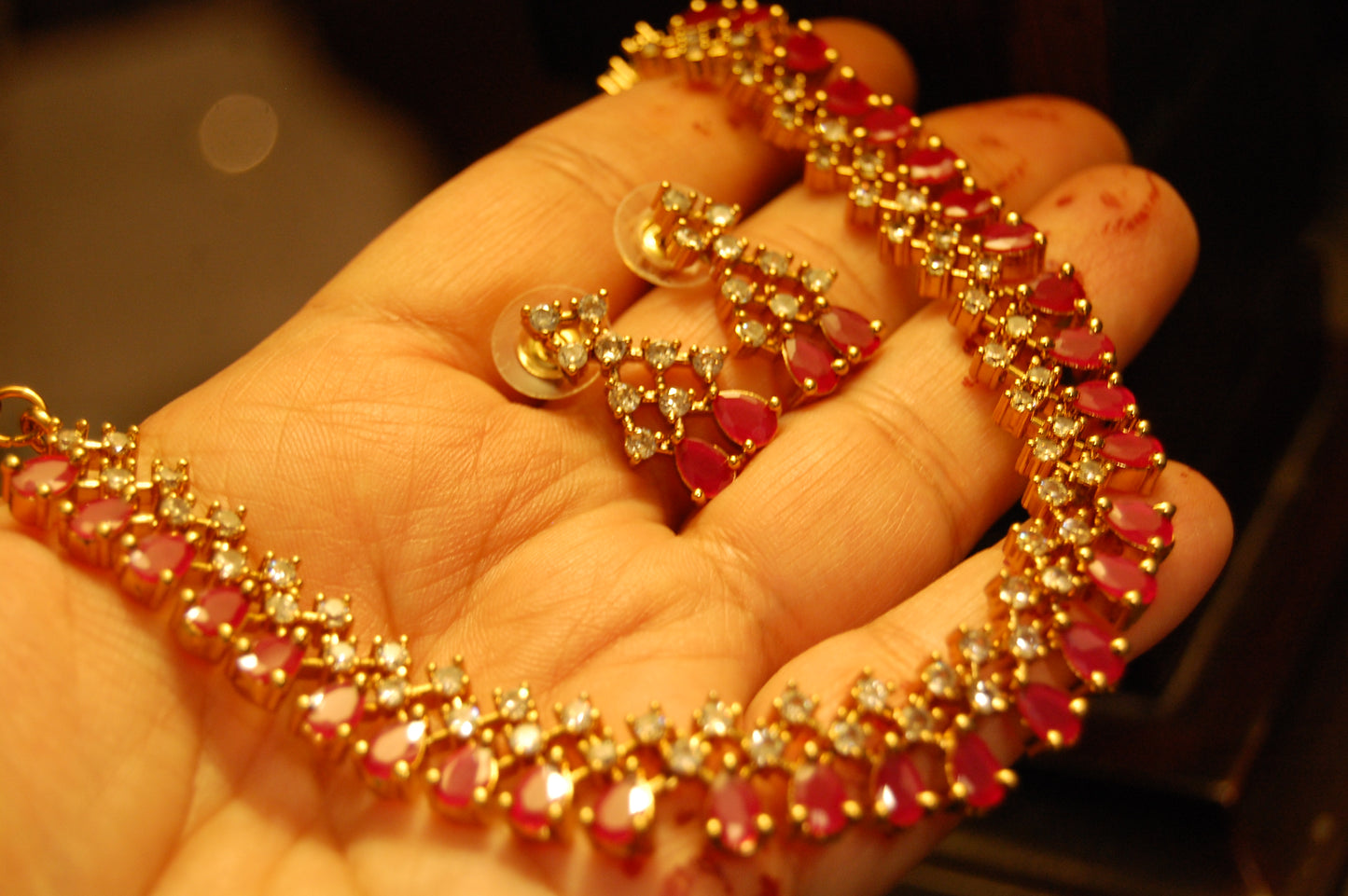 DELICATE RED & ZIRCON SET