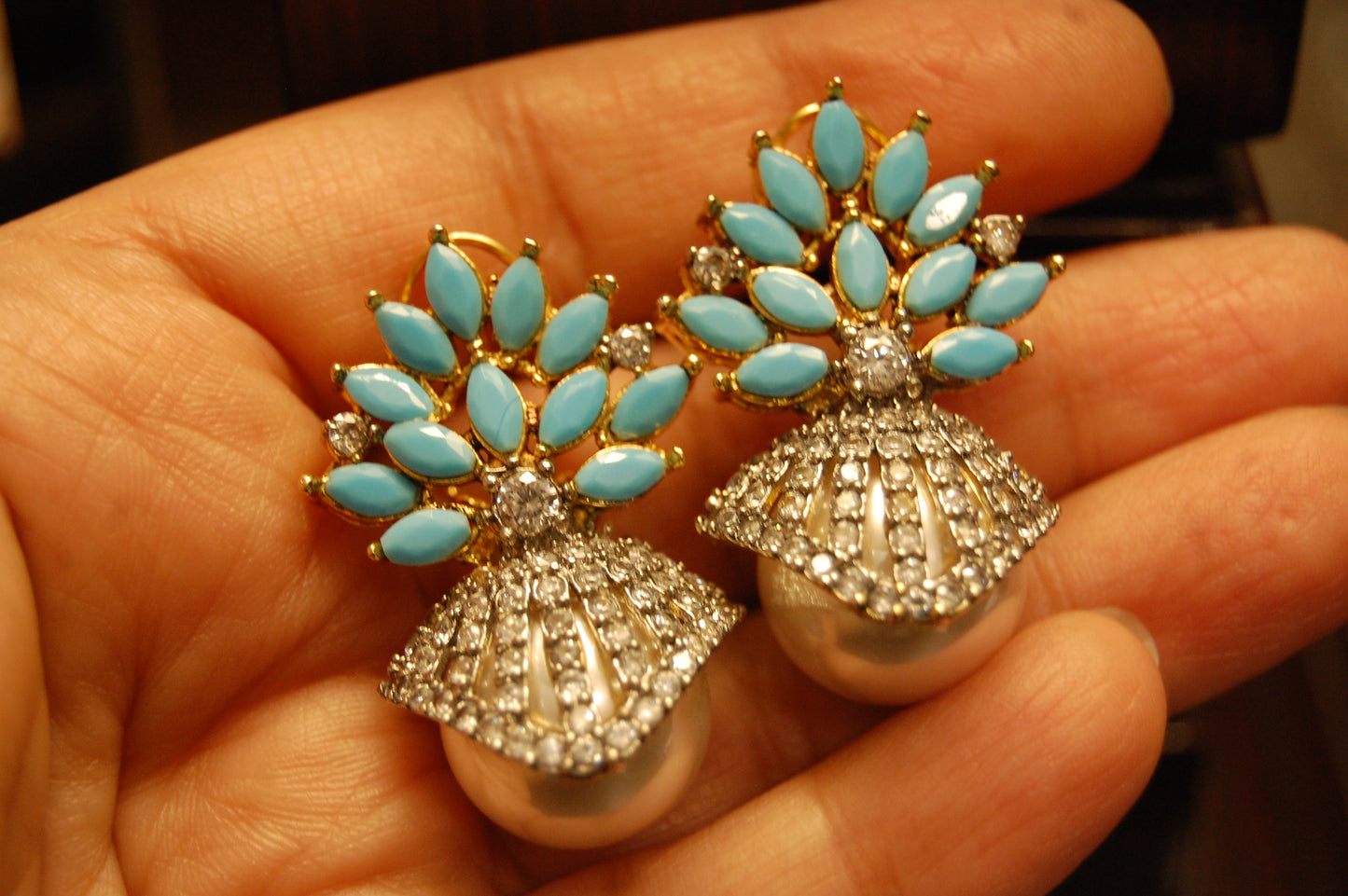 PEARL EARRINGS WITH FEROZY STONES