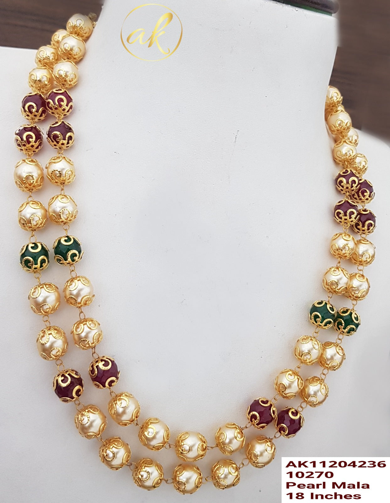 NECKLACE IN PEARLS WITH GREEN & RED
