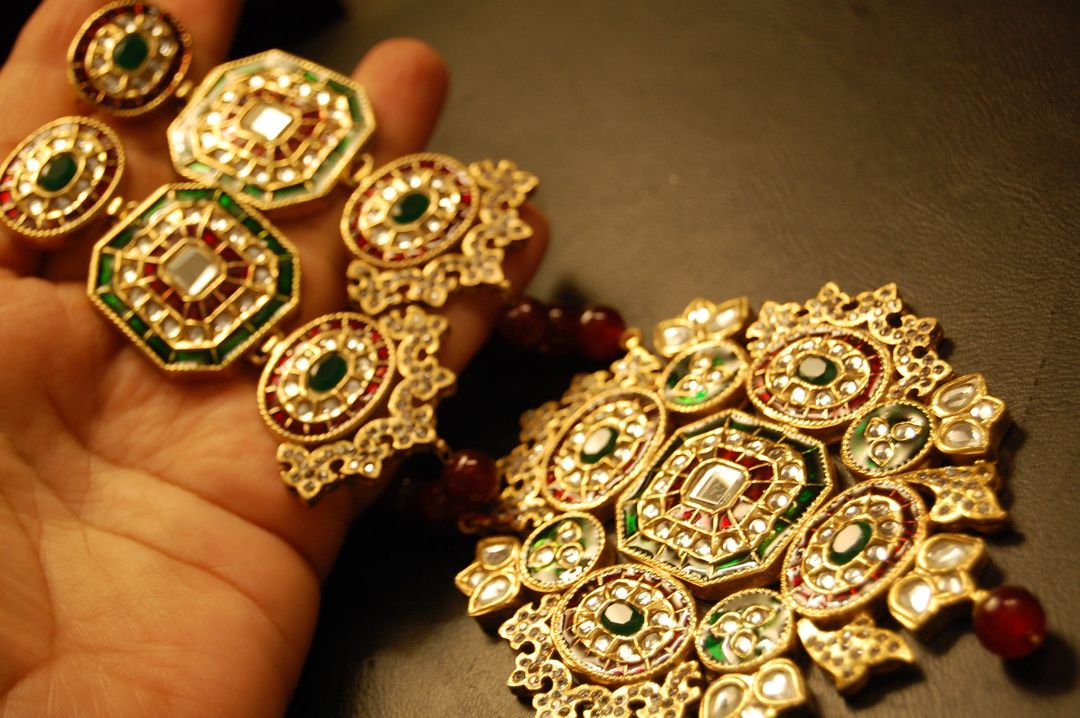 TRADITIONAL MEENA & KUNDAN MALA SET IN RED & GREEN
