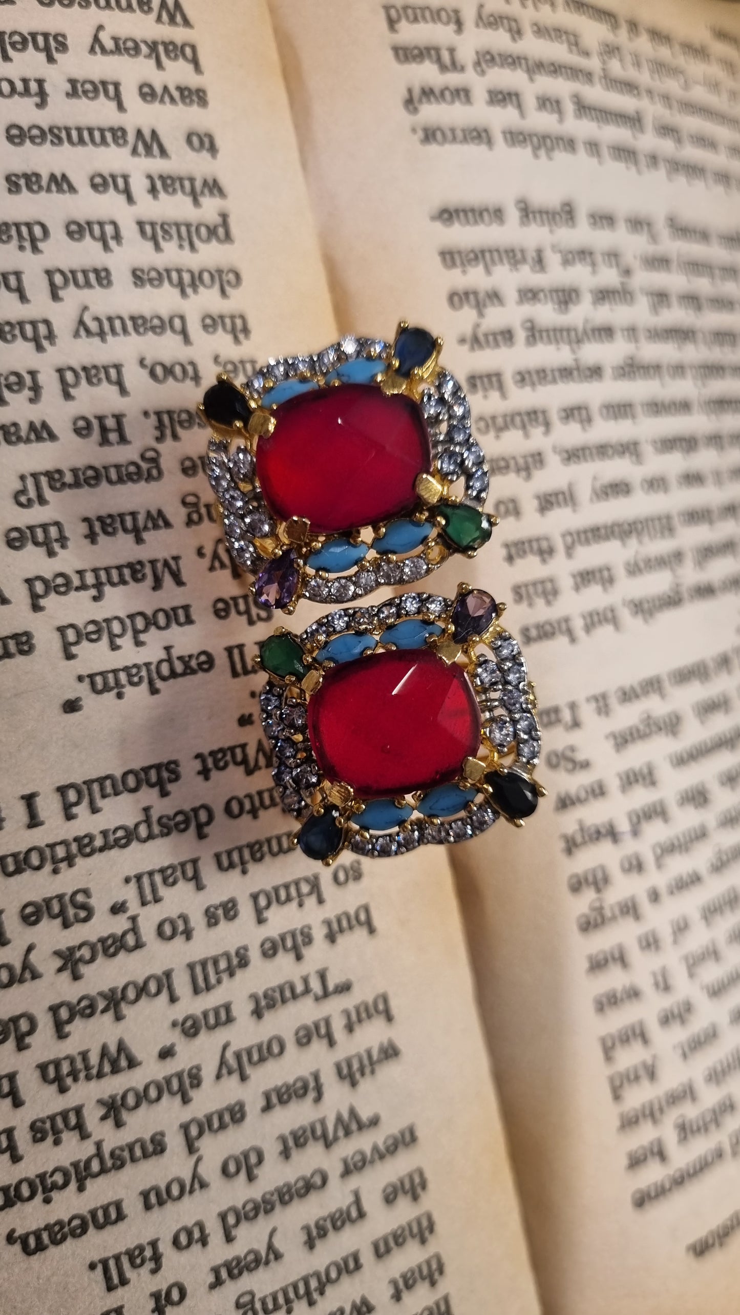 MULTI RED STONE EARRINGS