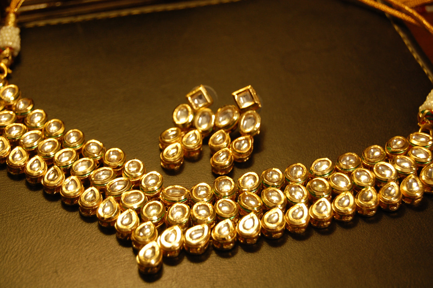 KUNDAN GULUBAND SET