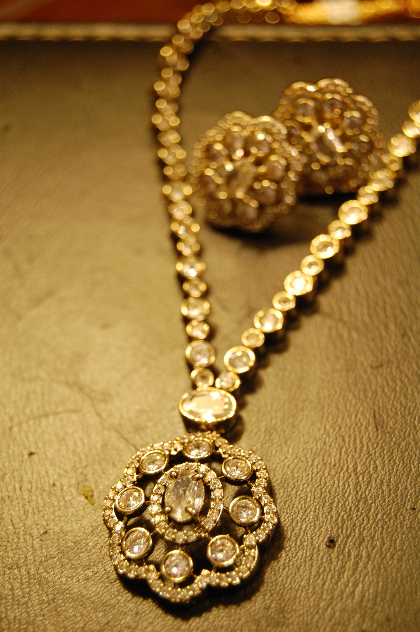 DELICATE ZIRCON NECKLACE SET