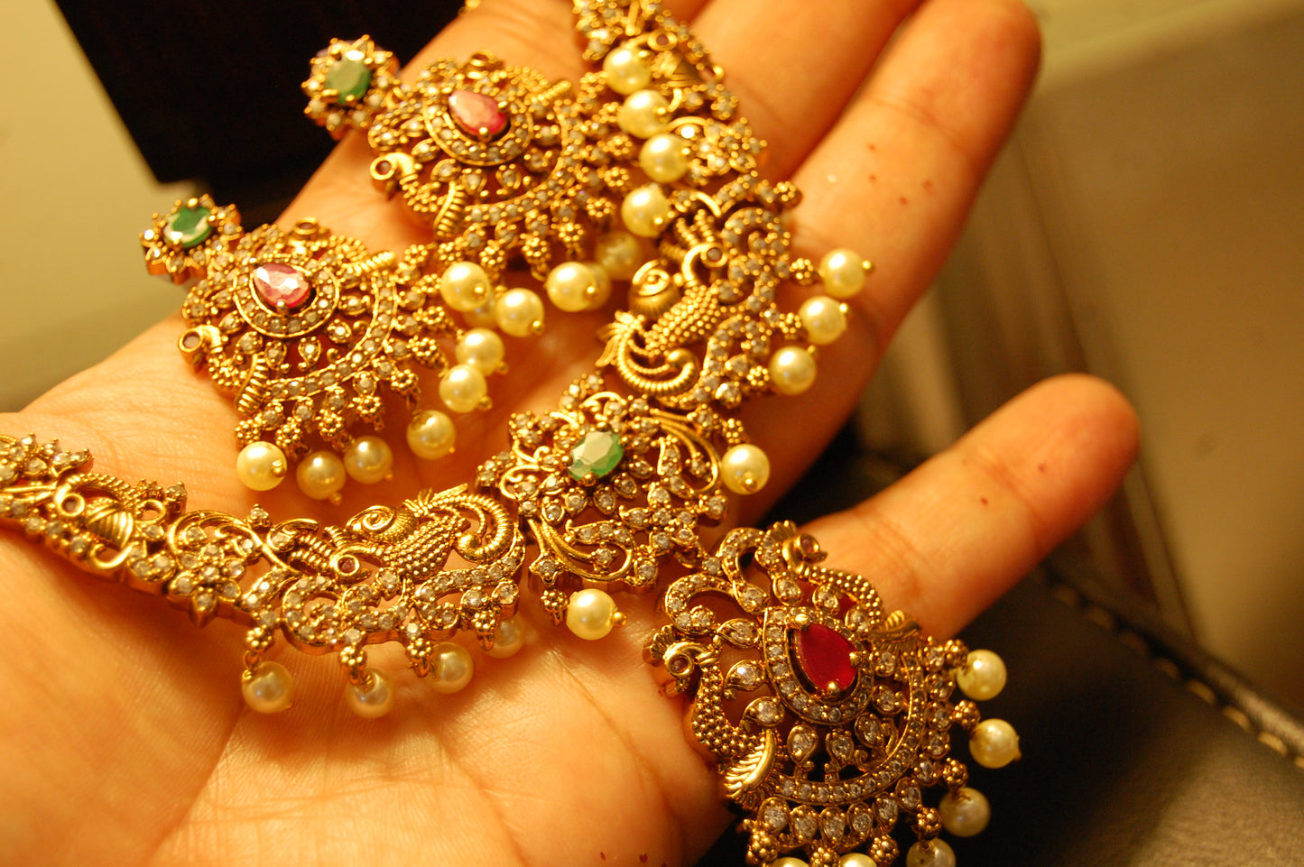 ELEGANT SOUTH INDIAN NECKLACE SET