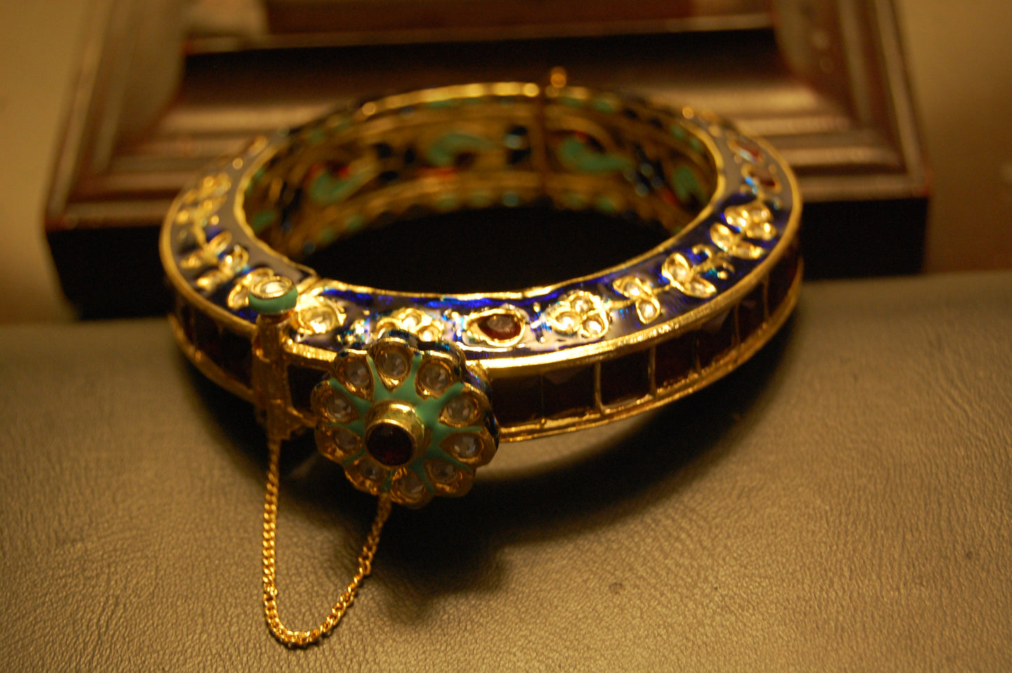 KARA IN MEENA & KUNDAN