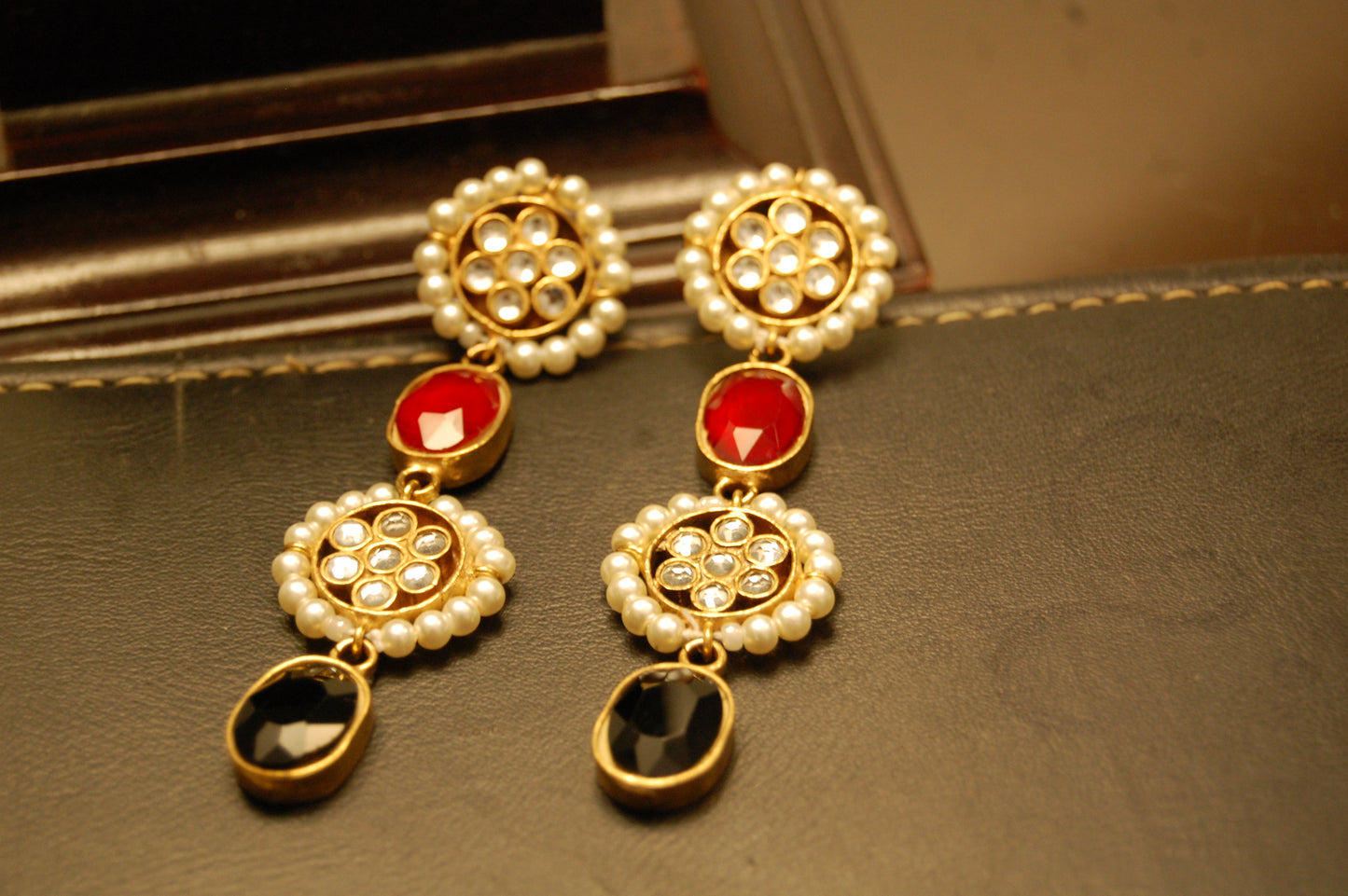 EARRING IN KUNDAN WITH RED & BLACK STONES