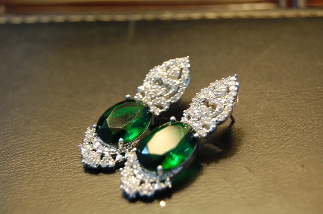 GREEN ZIRCON EARRINGS