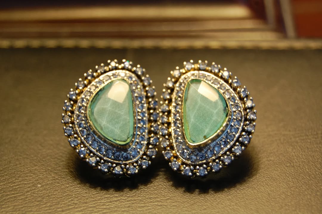 GREEN ZIRCON EARRINGS