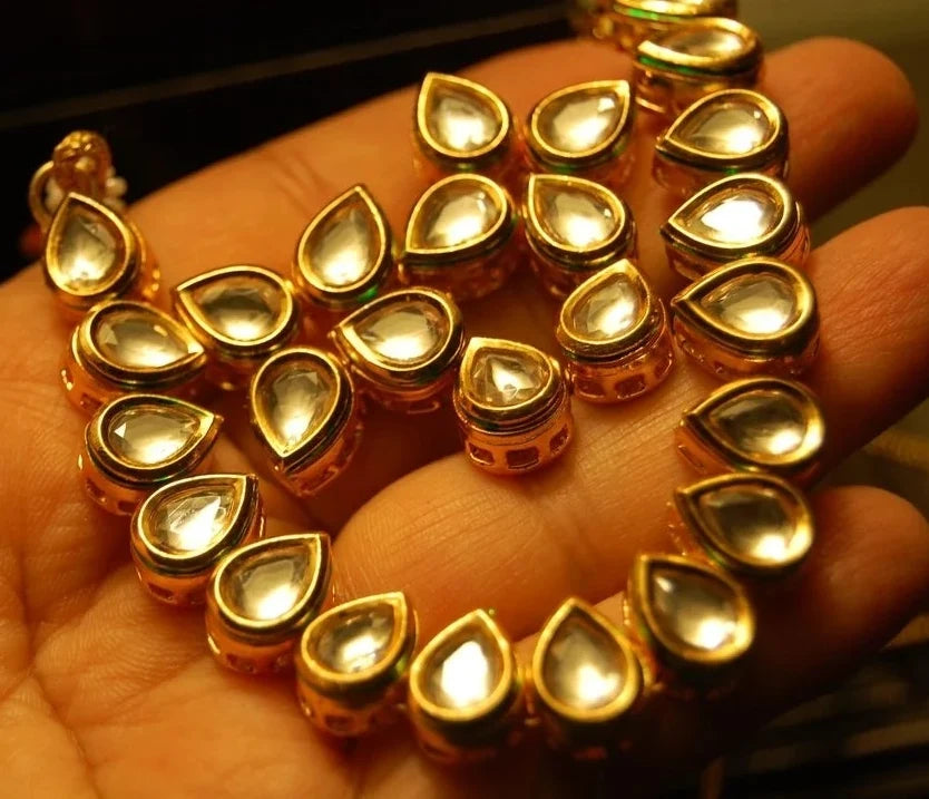 DELICATE KUNDAN SET