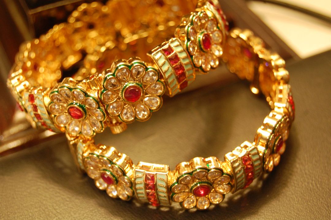 SINGLE FLORAL INDIAN KARA (OPENABLE)
