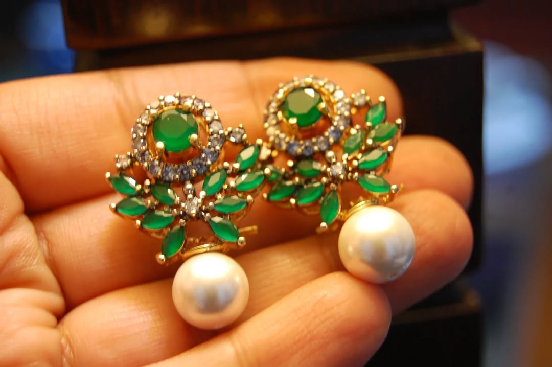 GREEN PEARL & ZIRCON EARRINGS