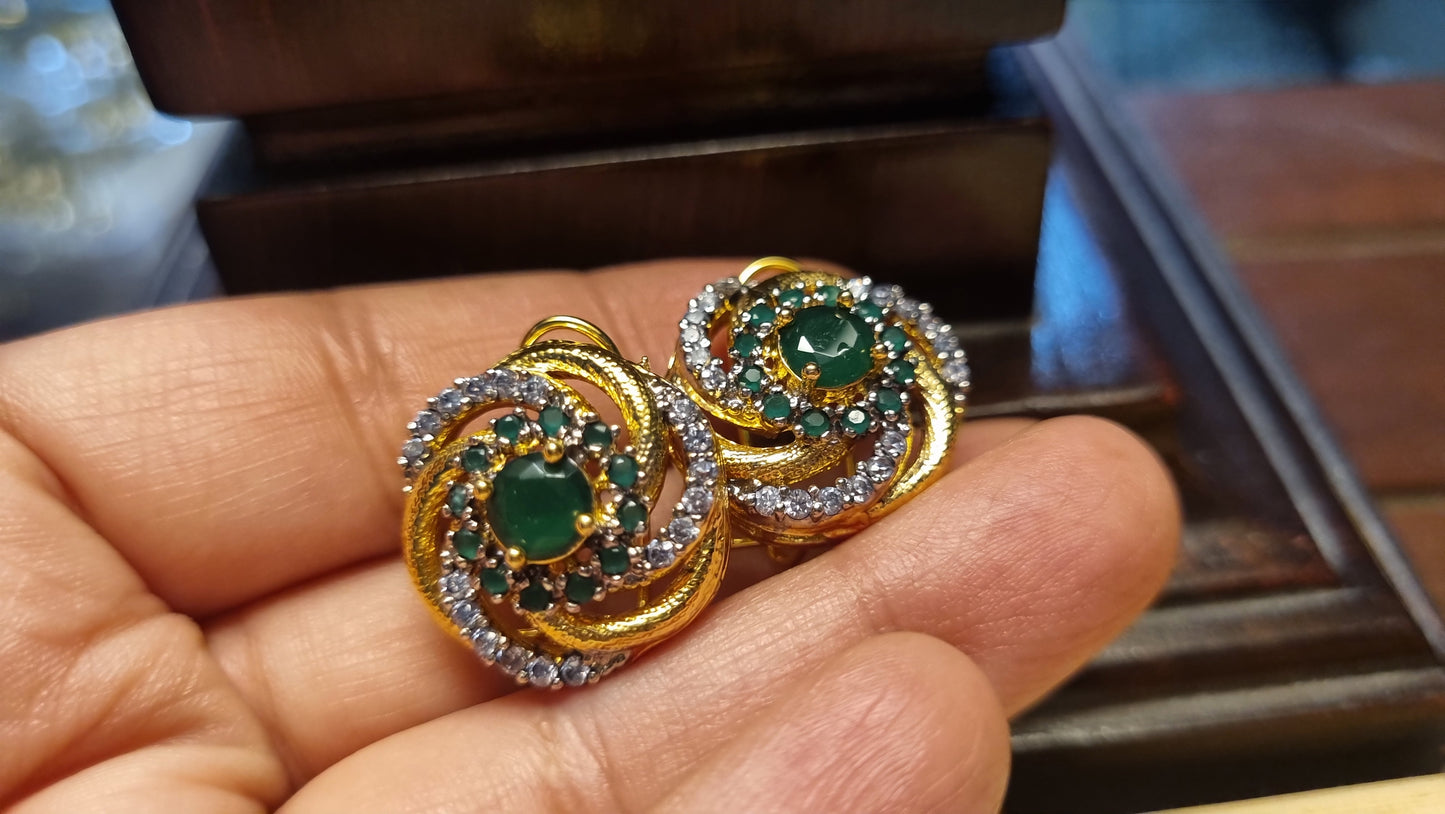 ELEGANT GREEN EARRINGS