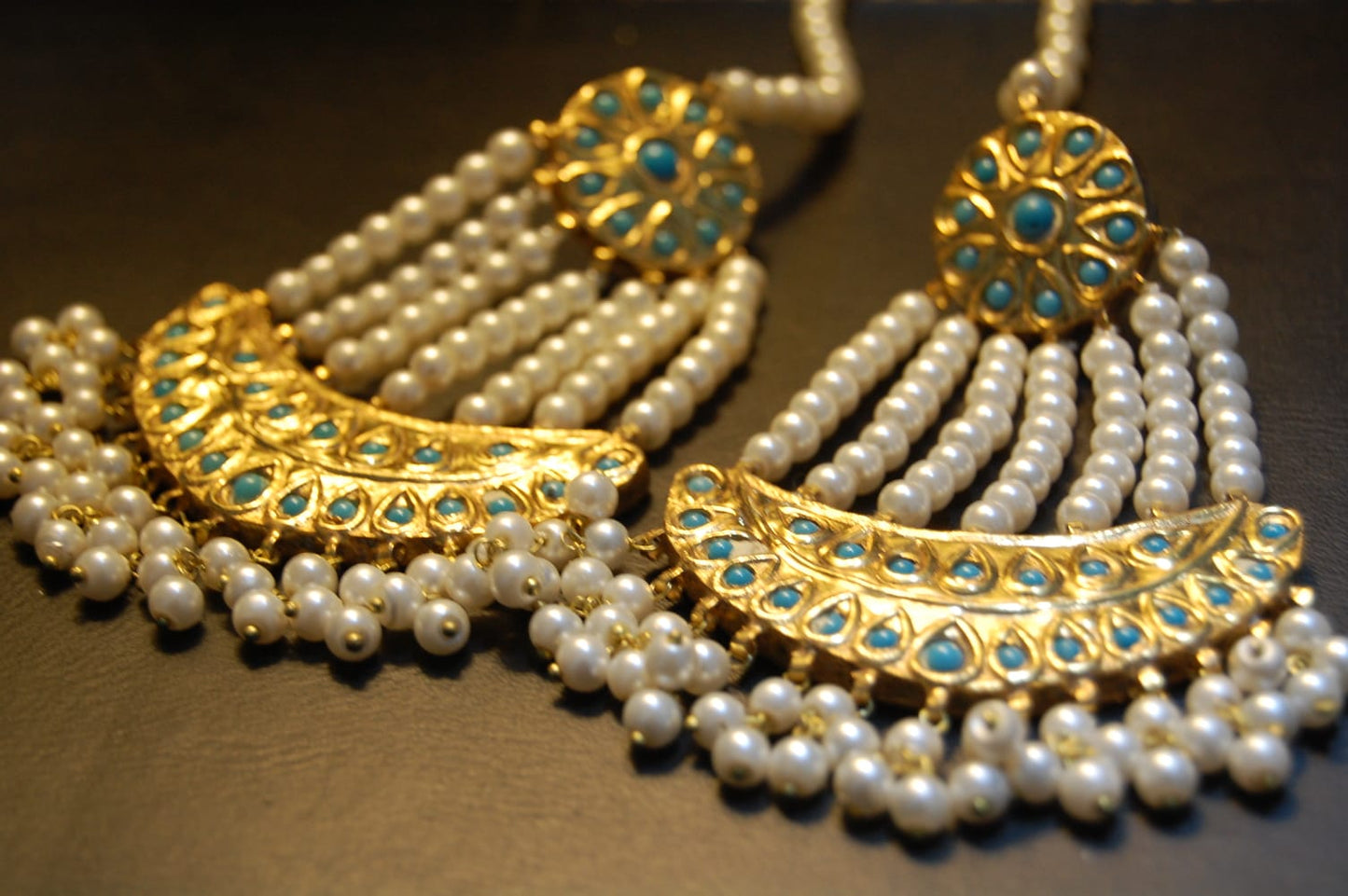 JHOOMAR STYLE EARRINGS IN PEARLS & FEROZA