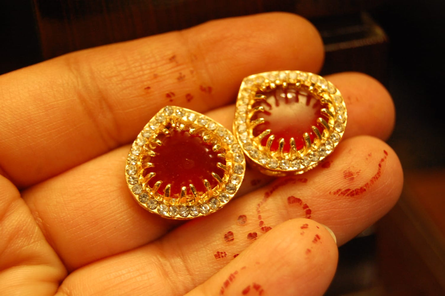 SMALL RED EARRINGS WITH ZIRCONS
