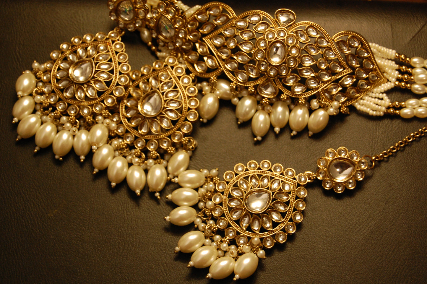 KUNDAN CHOKER SET